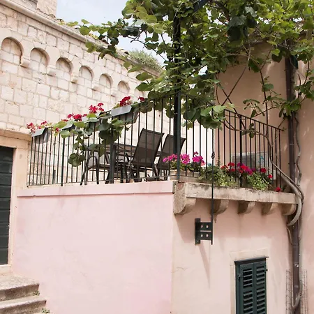 Casa De Mateo Ellias *